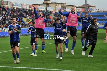 2024-04-01 - Players of Pisa celebrate - PISA SC VS PALERMO FC - ITALIAN SERIE B - SOCCER
