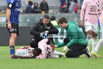 2024-04-01 - Mamadou Coulibaly (Palermo) injury - PISA SC VS PALERMO FC - ITALIAN SERIE B - SOCCER