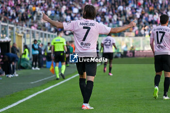2024-04-06 - Happiness of Leonardo Mancuso (Palermo F.C.) after scores a goal during the Italian Serie BKT match between Palermo F.C. vs. U.C. Sampdoria on 6th of April 2024 at the Renzo Barbera stadium in Palermo, Italy - PALERMO FC VS UC SAMPDORIA - ITALIAN SERIE B - SOCCER