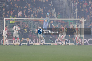 2024-04-26 - Gianluca Saro (Cremonese) in action against Giorgio Altare (Venezia) - VENEZIA FC VS US CREMONESE - ITALIAN SERIE B - SOCCER