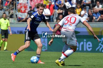 2024-05-04 - Matteo Tramoni (Pisa) thwarted by Andrea Giorgini (Sudtirol) - PISA SC VS FC SüDTIROL - ITALIAN SERIE B - SOCCER
