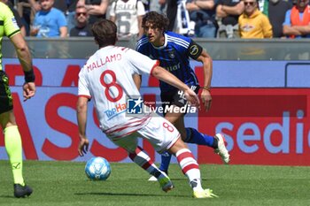 2024-05-04 - Tommaso Barbieri (Pisa) thwarted by Alessandro Mallamo (Sudtirol) - PISA SC VS FC SüDTIROL - ITALIAN SERIE B - SOCCER