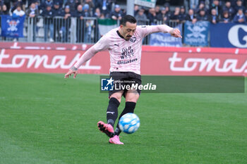 2024-03-02 - Francesco Di Mariano of Palermo FC carries the ball during the Italian Serie B soccer championship match between Brescia Calcio and Palermo FC at Mario Rigamonti Stadium on March 02, 2024, Brixia, Italy. - BRESCIA CALCIO VS PALERMO FC - ITALIAN SERIE B - SOCCER
