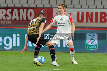2024-04-05 - Dennis Johnsen of US Cremonese and Karlo Lulic of SSC Bari - SSC BARI VS US CREMONESE - ITALIAN SERIE B - SOCCER