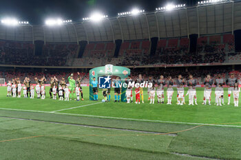 2024-04-05 - SSC Bari and US Cremonese teams lined up - SSC BARI VS US CREMONESE - ITALIAN SERIE B - SOCCER