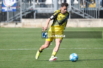 2024-04-06 - Marco D'Alessandro of Pisa Sporting Club 1909 carries the ball during the Italian Serie B soccer championship match between Brescia Calcio FC and Pisa SC 1909 at Mario Rigamonti Stadium on April 6, 2024, Brixia, Italy. - BRESCIA CALCIO VS PISA SC 1909 - ITALIAN SERIE B - SOCCER