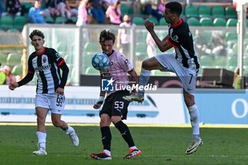 2024-05-05 - Liam Henderson (Palermo F.C.) in action against Karim Zedadka (Ascoli Calcio) during the Italian Serie BKT match between Palermo F.C. vs Ascoli Calcio 1898 F.C. on 5th May 2024 at the Renzo Barbera stadium in Palermo, Italy - PALERMO VS ASCOLI - ITALIAN SERIE B - SOCCER