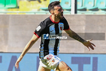 2024-05-05 - Happiness of Fabrizio Caligara (Ascoli Calcio) after scores a goal during the Italian Serie BKT match between Palermo F.C. vs Ascoli Calcio 1898 F.C. on 5th May 2024 at the Renzo Barbera stadium in Palermo, Italy - PALERMO VS ASCOLI - ITALIAN SERIE B - SOCCER