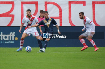 2024-10-06 - Michele Besaggio of Brescia Calcio FC carries the ball during the Italian Serie B soccer championship football match between Mantova Calcio 1911 and Brescia Calcio FC at Danilo Martelli Stadium on October 6, 2024, Mantua, Italy. - MANTOVA 1911 VS BRESCIA CALCIO - ITALIAN SERIE B - SOCCER