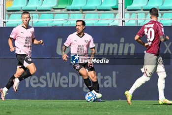 2024-10-06 - Francesco Di Mariano (Palermo F.C.) during the Italian Serie BKT match between Palermo F.C. vs Salernitana 6th October 2024 at the Renzo Barbera stadium in Palermo, Italy - PALERMO FC VS US SALERNITANA - ITALIAN SERIE B - SOCCER