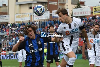 2024-10-05 - Alexander Lind (Pisa) Massimiliano Mangraviti (Cesena) - AC PISA VS CESENA FC - ITALIAN SERIE B - SOCCER