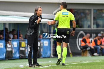 2024-10-05 - The referee Paride Tremolada talks to Head coach of Pisa Filippo Inzaghi - AC PISA VS CESENA FC - ITALIAN SERIE B - SOCCER