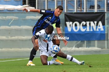 2024-10-05 - Augustus Kargbo (Cesena) thwarted by Adrian Rus (Pisa) - AC PISA VS CESENA FC - ITALIAN SERIE B - SOCCER