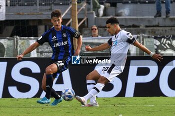 2024-10-05 - Elays Tavsan (Cesena) thwarted by Pietro Beruatto (Pisa) - AC PISA VS CESENA FC - ITALIAN SERIE B - SOCCER