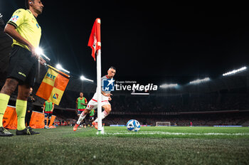 2024-10-18 - Cesar Falletti of SSC Bari corner during Italian Serie B SSC Bari vs US Catanzaro - SSC BARI VS US CATANZARO - ITALIAN SERIE B - SOCCER