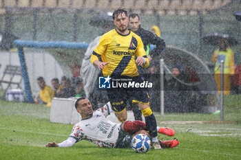 2024-10-19 - Edoardo Duca (Modena) And Roberto Insigne (Palermo) - MODENA FC VS PALERMO FC - ITALIAN SERIE B - SOCCER