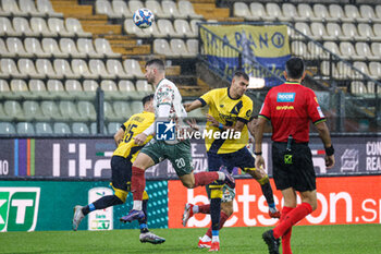 2024-10-19 - Thomas Henry (Palermo) And Giovanni Zaro (Modena) - MODENA FC VS PALERMO FC - ITALIAN SERIE B - SOCCER