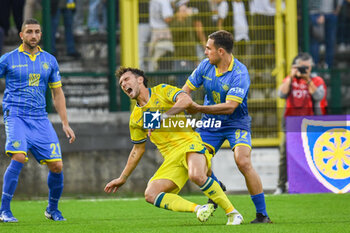 2024-10-26 - Francesco Amatucci (Cittadella) is fouled by Leonardo Capezzi (Carrarese) - CARRARESE CALCIO VS AS CITTADELLA - ITALIAN SERIE B - SOCCER