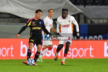 2024-10-30 - Emanuel Vignato (Pisa) thwarted by Mamadou Coulibaly (Catanzaro) - AC PISA VS US CATANZARO - ITALIAN SERIE B - SOCCER