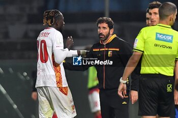 2024-10-30 - Head coach of Catanzaro Fabio Caserta talks to Mamadou Coulibaly (Catanzaro) - AC PISA VS US CATANZARO - ITALIAN SERIE B - SOCCER