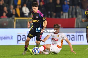 2024-10-30 - Alessandro Arena (Pisa) thwarted by Marco Pompetti (Catanzaro) - AC PISA VS US CATANZARO - ITALIAN SERIE B - SOCCER