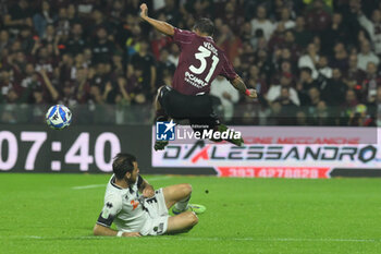 2024-10-29 - Daniele Verde of US Salernitana 1940 competes for the ball with Marco Curto of Cesena FC during the Soccer BKT between US Salernitana 1919 vs Cesena FC at Arechi Stadium - US SALERNITANA VS CESENA FC - ITALIAN SERIE B - SOCCER