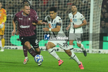 2024-10-29 - Elayis Tavsan of Cesena FC competes for the ball with Federico Valentini of Cesena FC during the Soccer BKT between US Salernitana 1919 vs Cesena FC at Arechi Stadium - US SALERNITANA VS CESENA FC - ITALIAN SERIE B - SOCCER