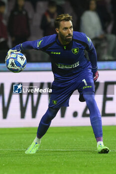 2024-10-29 - Vincenzo Fiorillo of US Salernitana 1919 in action during the Soccer BKT between US Salernitana 1919 vs Cesena FC at Arechi Stadium - US SALERNITANA VS CESENA FC - ITALIAN SERIE B - SOCCER