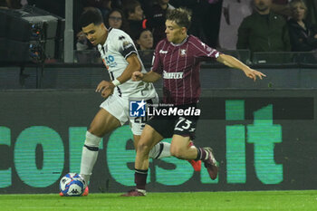 2024-10-29 - Elayis Tavsan of Cesena FC competes for the ball with Lorenzo Amatucci of US Salernitana 1947 during the Soccer BKT between US Salernitana 1919 vs Cesena FC at Arechi Stadium - US SALERNITANA VS CESENA FC - ITALIAN SERIE B - SOCCER