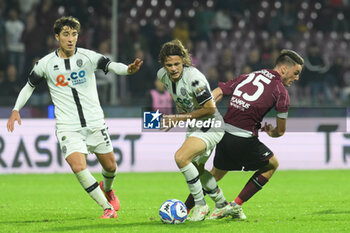 2024-10-29 - Giulio Maggiore of US Salernitana 1937 competes for the ball with Simone Pieraccini of Cesena FC during the Soccer BKT between US Salernitana 1919 vs Cesena FC at Arechi Stadium - US SALERNITANA VS CESENA FC - ITALIAN SERIE B - SOCCER