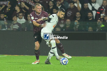 2024-10-29 - Pawey Jaroszyski of US Salernitana 1943 competes for the ball with Leonardo Mendicino of Cesena FC during the Soccer BKT between US Salernitana 1919 vs Cesena FC at Arechi Stadium - US SALERNITANA VS CESENA FC - ITALIAN SERIE B - SOCCER