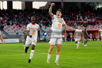 02/11/2024 - Cedric Gondo of AC Reggiana celebrates after scoring a goal with Matteo Maggio of AC Reggiana - SSC BARI VS AC REGGIANA - SERIE B - CALCIO