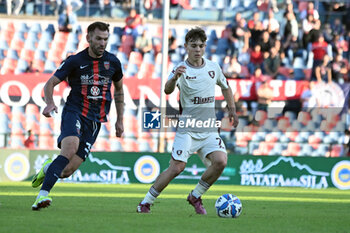 02/11/2024 - Lorenzo Amatucci and Luca Strizzolo during Cosenza Calcio vs Us Salernitana, Italian soccer Serie A match in Cosenza, Italy, November 3 2024 - COSENZA CALCIO VS US SALERNITANA - SERIE B - CALCIO