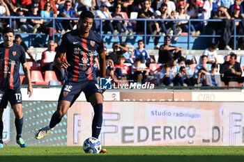 02/11/2024 - Charlys during Cosenza Calcio vs Us Salernitana, Italian soccer Serie A match in Cosenza, Italy, November 3 2024 - COSENZA CALCIO VS US SALERNITANA - SERIE B - CALCIO