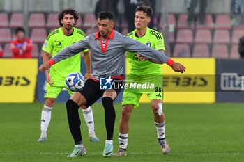 03/11/2024 - Michele Collocolo (Cremonese) thwarted by Gabriele Piccinini (Pisa) - US CREMONESE VS AC PISA - SERIE B - CALCIO