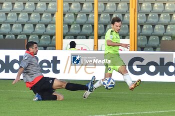 03/11/2024 - Matteo Tramoni (Pisa) thwarted by Luca Ravanelli (Cremonese) - US CREMONESE VS AC PISA - SERIE B - CALCIO