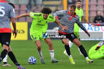 03/11/2024 - Arturo Calabresi (Pisa) thwarted by Manuel De Luca (Cremonese) - US CREMONESE VS AC PISA - SERIE B - CALCIO