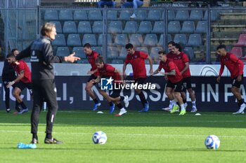 03/11/2024 - Players of Cremonese during warmup - US CREMONESE VS AC PISA - SERIE B - CALCIO