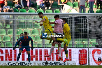 03/11/2024 - Luca Pandolfi (A.S. Cittadella 1973) in action against Ionut Nedelcearu (Palermo F.C.) during the Italian Serie BKT match between Palermo F.C. vs A.S. Cittadella 1973 on 3rd November 2024 at the Renzo Barbera stadium in Palermo, Italy - PALERMO FC VS AS CITTADELLA - SERIE B - CALCIO