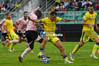 03/11/2024 - Claudio Gomes (Palermo F.C.) in action against Lorenzo Carissoni (A.S. Cittadella 1973) during the Italian Serie BKT match between Palermo F.C. vs A.S. Cittadella 1973 on 3rd November 2024 at the Renzo Barbera stadium in Palermo, Italy - PALERMO FC VS AS CITTADELLA - SERIE B - CALCIO