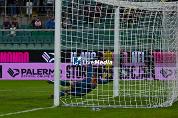 03/11/2024 - Elhan Kastrati (A.S. Cittadella 1973) saves the ball during the Italian Serie BKT match between Palermo F.C. vs A.S. Cittadella 1973 on 3rd November 2024 at the Renzo Barbera stadium in Palermo, Italy - PALERMO FC VS AS CITTADELLA - SERIE B - CALCIO