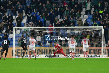 03/11/2024 - domenico berardi (sassuolo) scores on penalty 1-0 - USS SASSUOLO VS MANTOVA 1911 - SERIE B - CALCIO