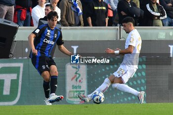 09/11/2024 - Samuele Angori (Pisa) thwarted by Fabio De Paoli (Sampdoria) - AC PISA VS UC SAMPDORIA - SERIE B - CALCIO