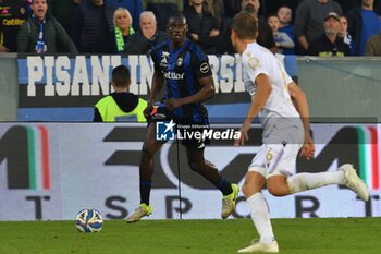 09/11/2024 - Idrissa Toure' (Pisa) thwarted by Simone Romagnoli (Sampdoria) - AC PISA VS UC SAMPDORIA - SERIE B - CALCIO