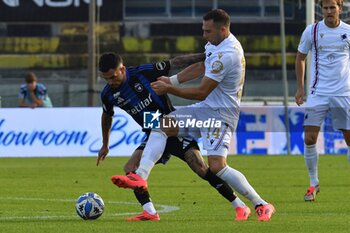 09/11/2024 - Marius Marin (Pisa) thwarted by Pajtim Kasami (Sampdoria) - AC PISA VS UC SAMPDORIA - SERIE B - CALCIO