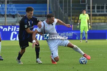 09/11/2024 - Pajtim Kasami (Sampdoria) thwarted by Gabriele Piccinini (Pisa) - AC PISA VS UC SAMPDORIA - SERIE B - CALCIO