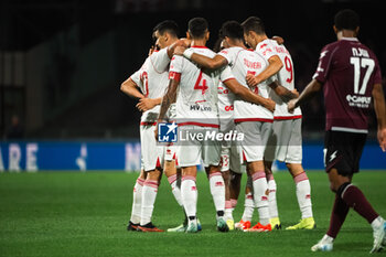 10/11/2024 - SSC Bari Team celebrate score 0-1 during match Italian Serie B between US Salernitana vs SSC Bari - US SALERNITANA VS SSC BARI - SERIE B - CALCIO