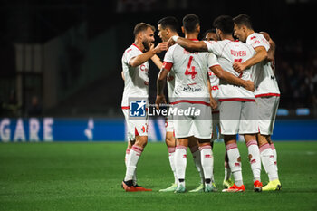 10/11/2024 - SSC Bari Team celebrate score 0-1 during match Italian Serie B between US Salernitana vs SSC Bari - US SALERNITANA VS SSC BARI - SERIE B - CALCIO