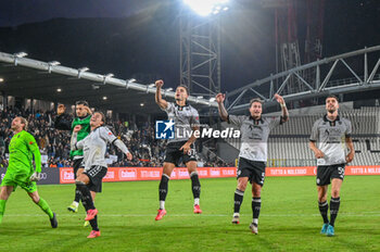 2024-11-24 - the team celebrates the victory under the gaze of their fans - SPEZIA CALCIO VS FC SüDTIROL - ITALIAN SERIE B - SOCCER