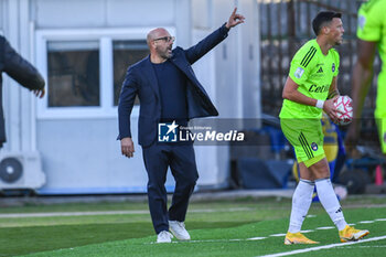 2024-11-23 - Head Coach Nicola Antonio Calabro (Carrarese) - CARRARESE CALCIO VS AC PISA - ITALIAN SERIE B - SOCCER